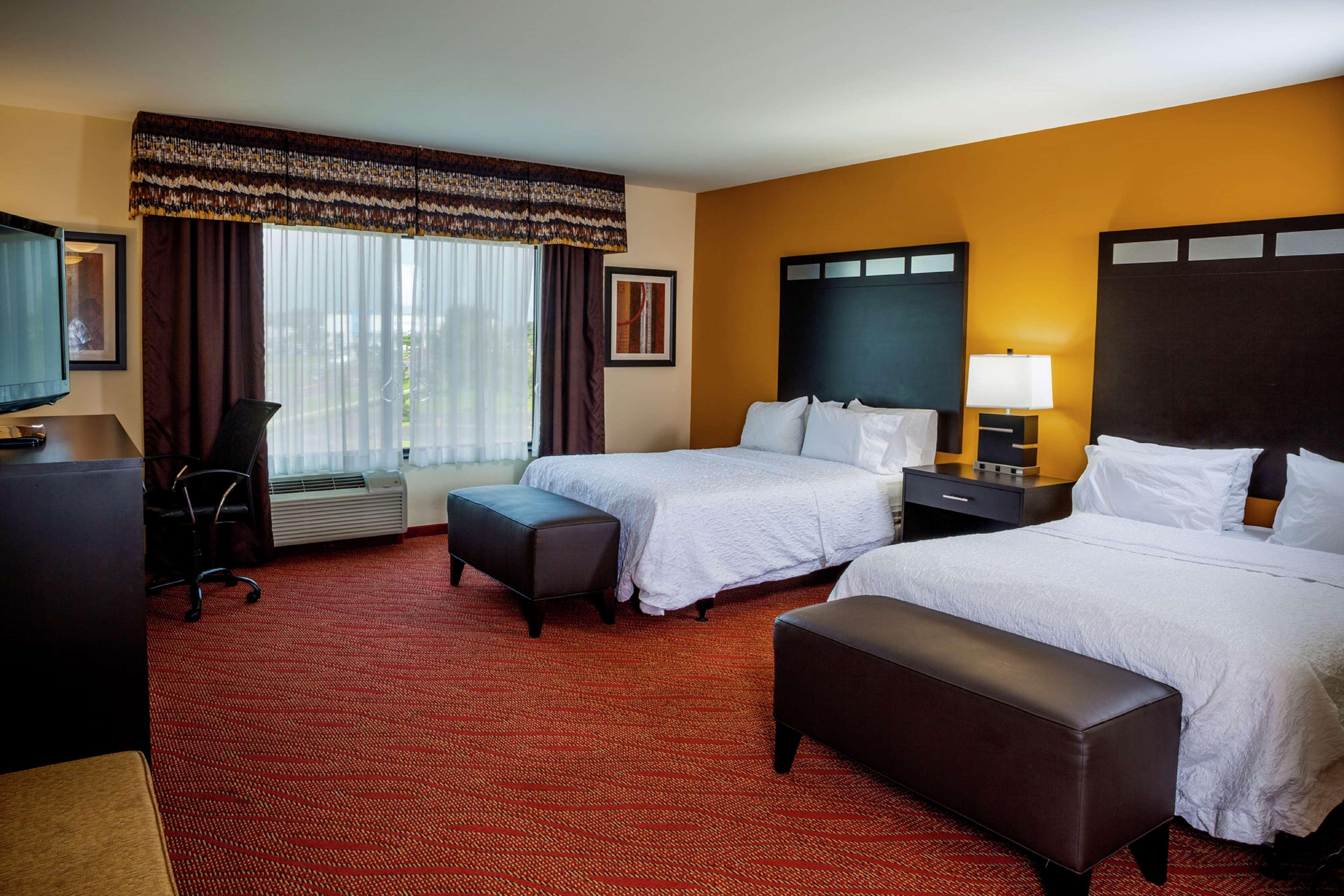 Hampton Inn Limerick Екстер'єр фото