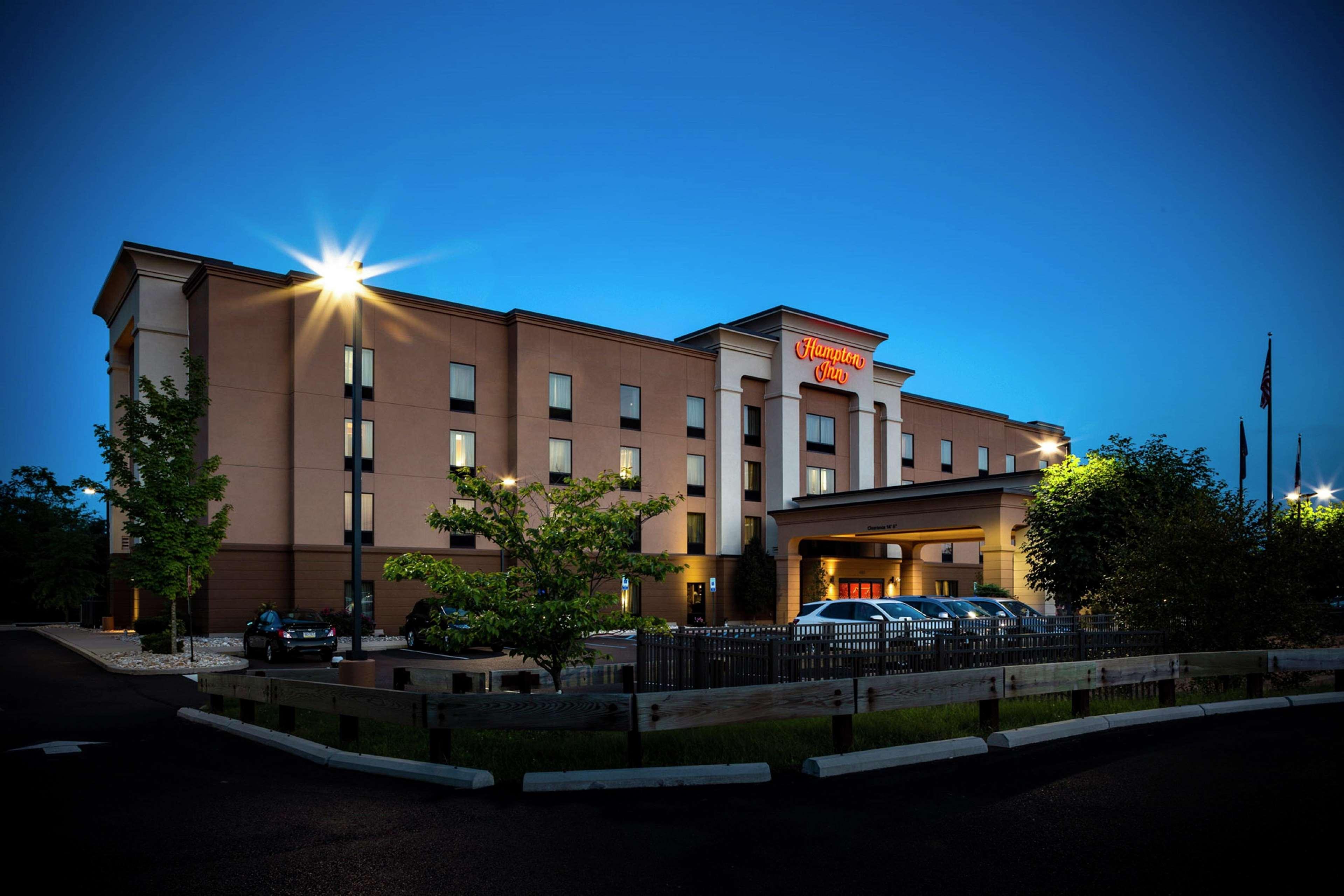 Hampton Inn Limerick Екстер'єр фото