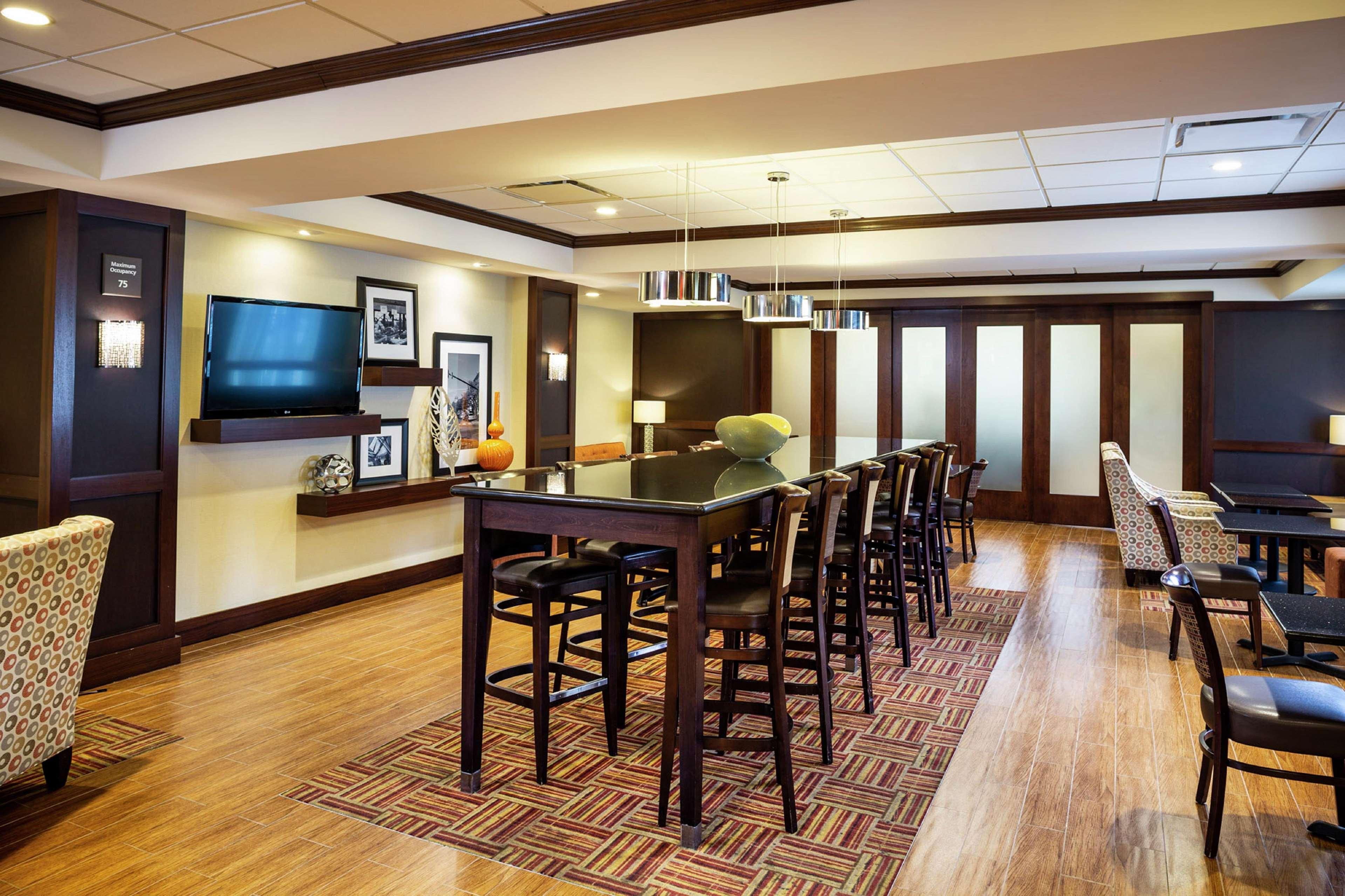 Hampton Inn Limerick Екстер'єр фото