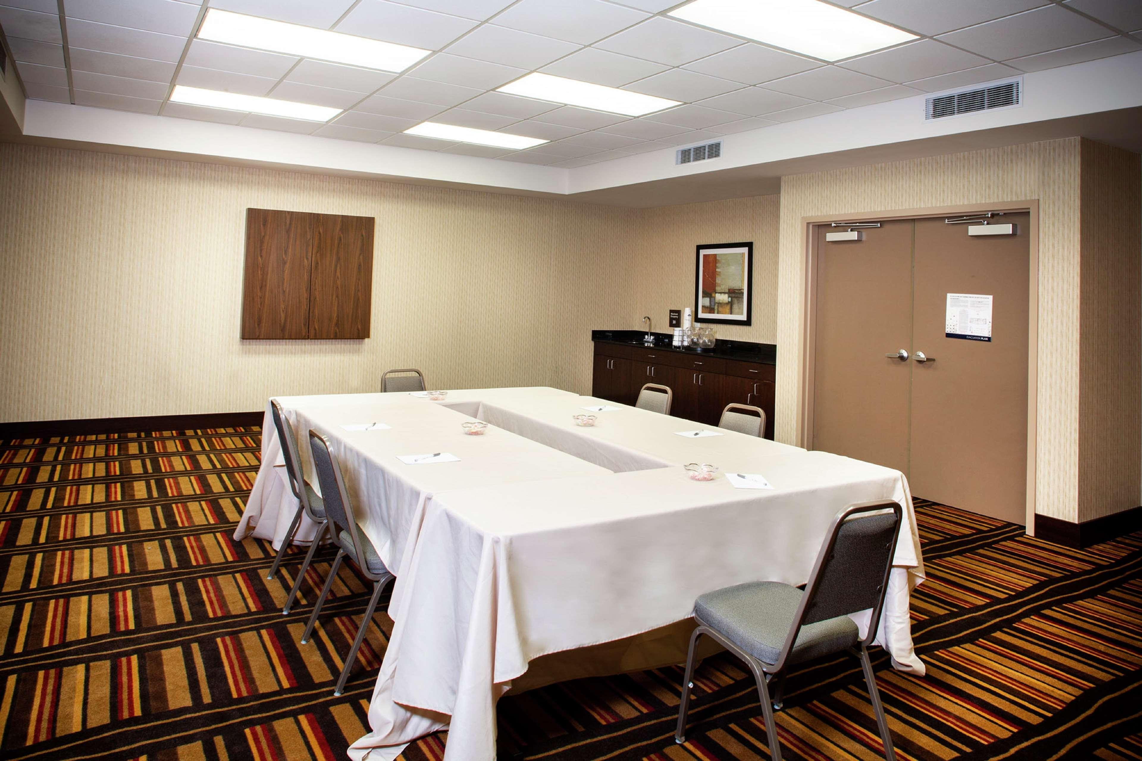 Hampton Inn Limerick Екстер'єр фото