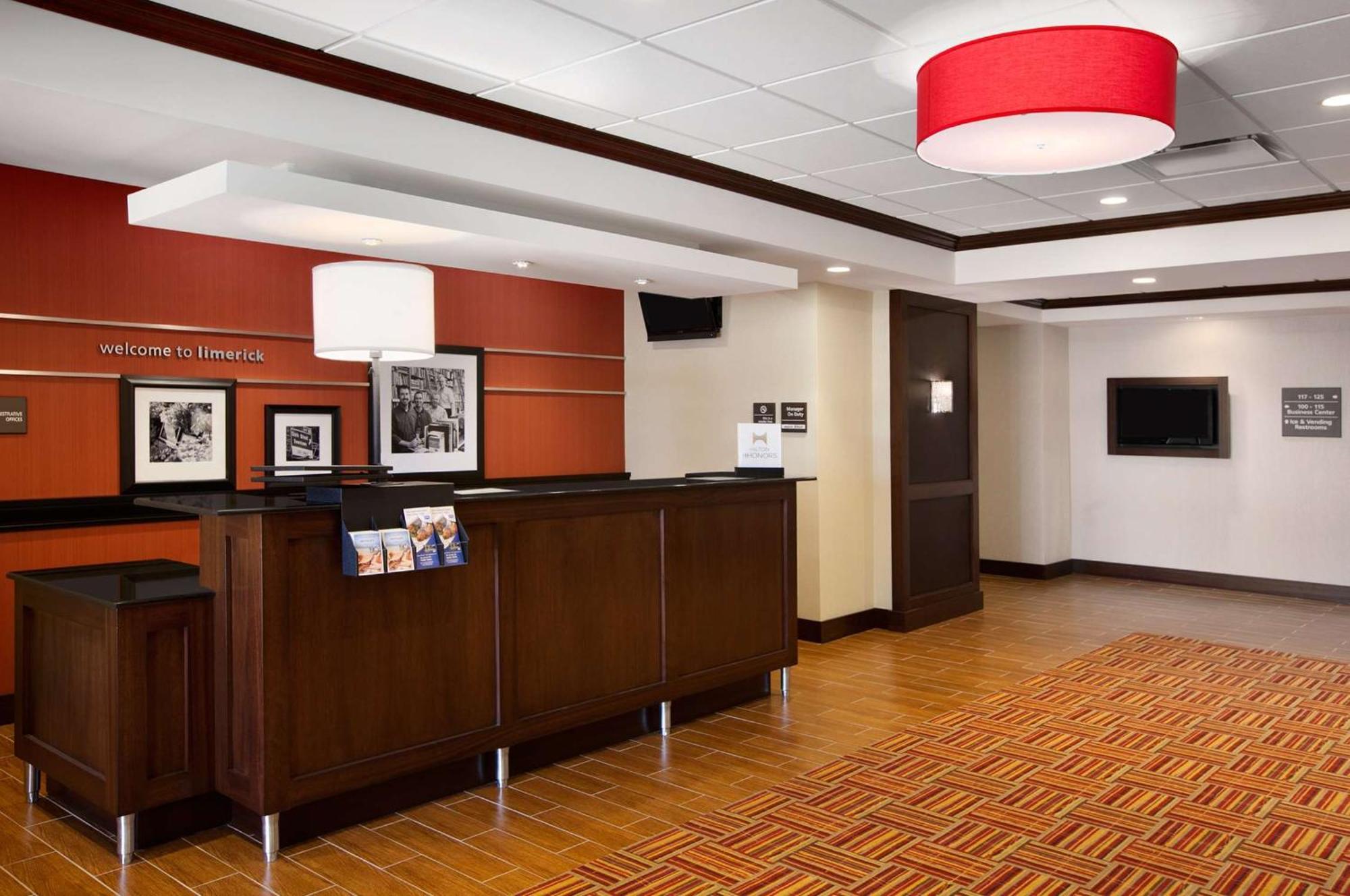 Hampton Inn Limerick Екстер'єр фото