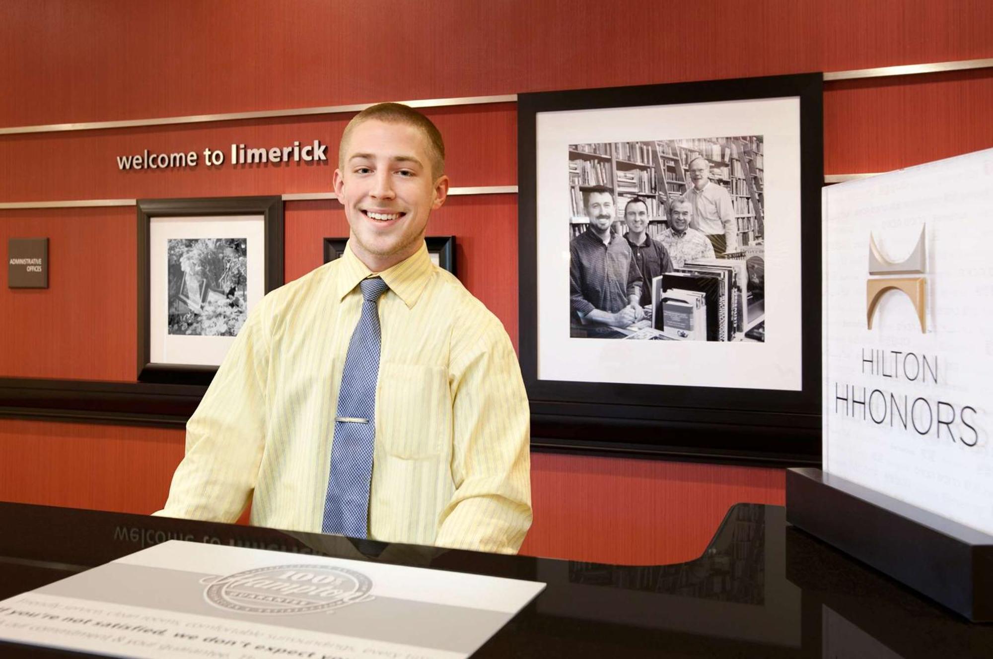 Hampton Inn Limerick Екстер'єр фото